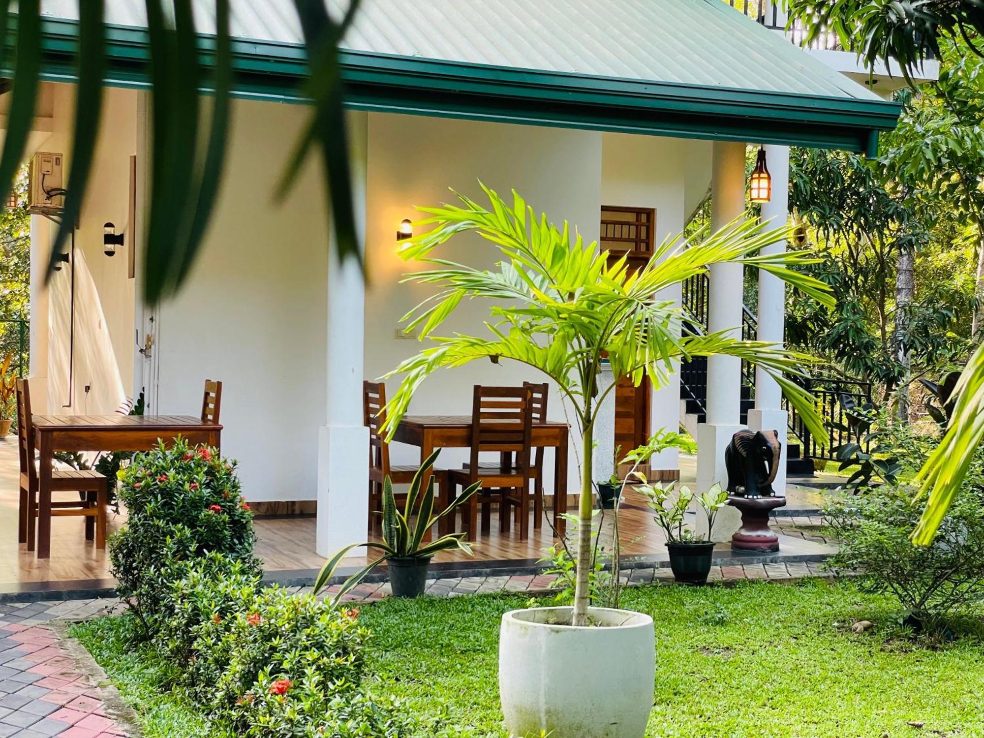 Yala Safari River View Hotel Tissamaharama Exteriör bild