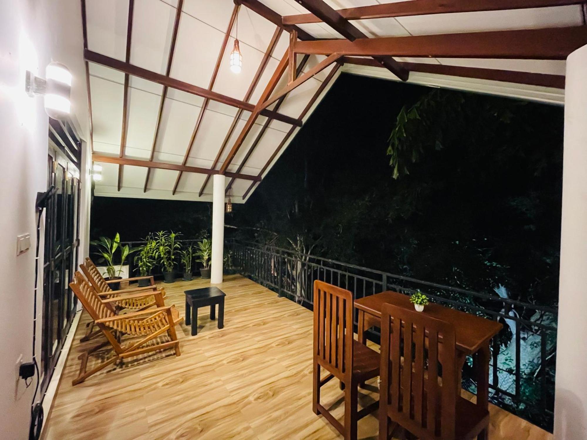 Yala Safari River View Hotel Tissamaharama Exteriör bild
