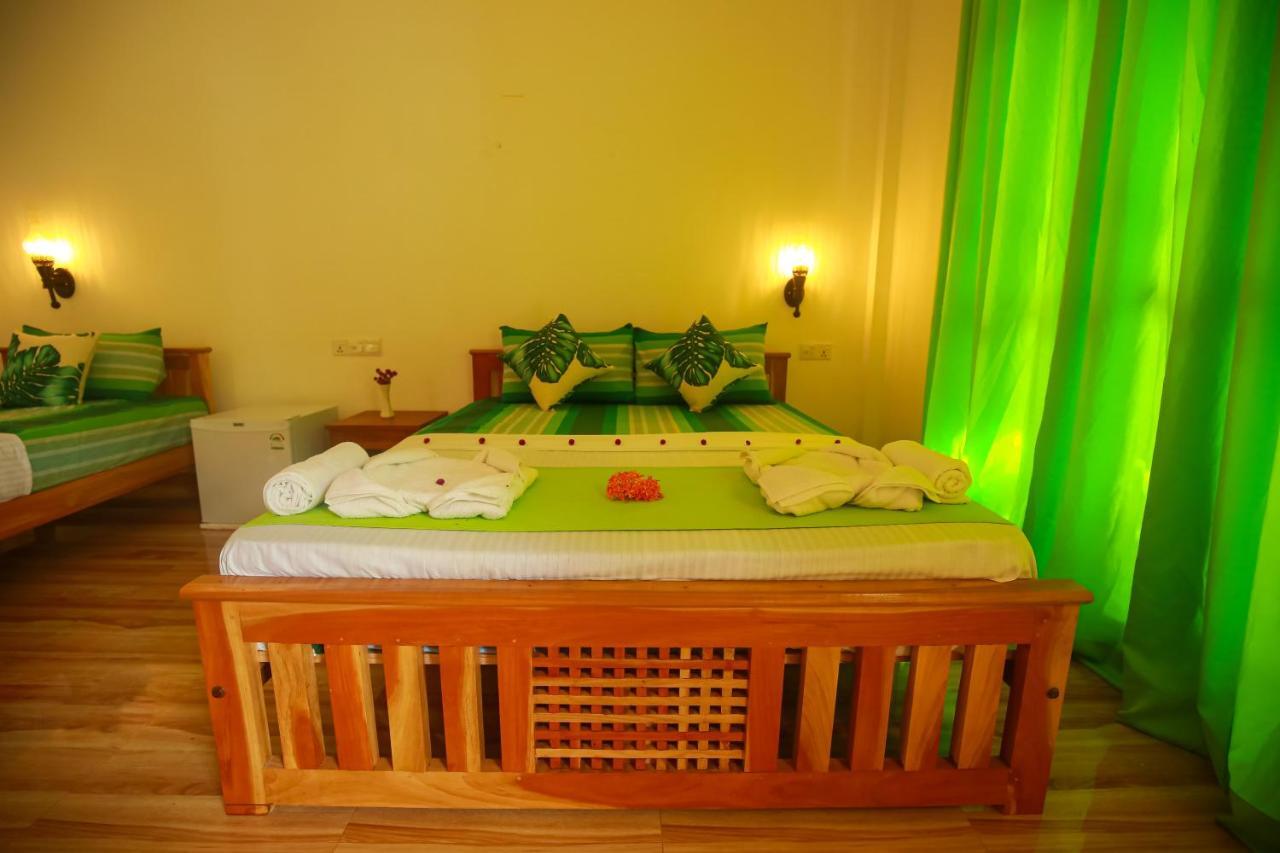 Yala Safari River View Hotel Tissamaharama Exteriör bild